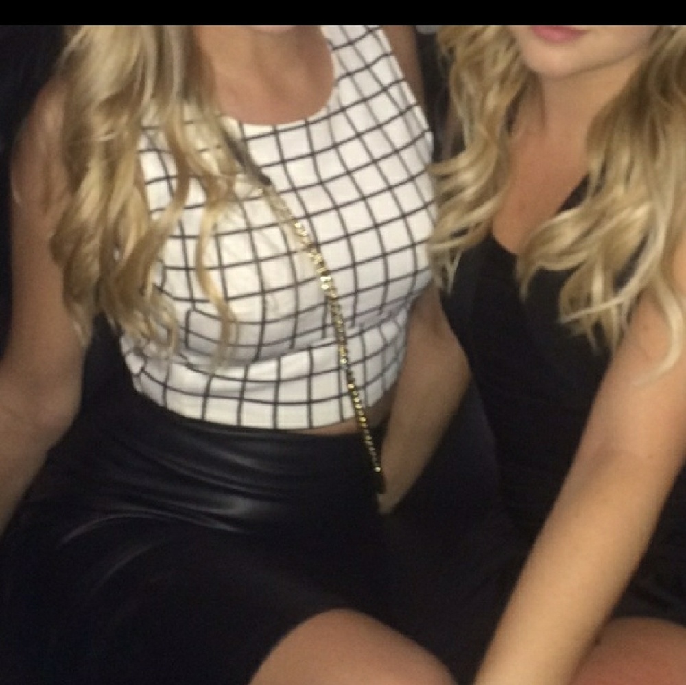Perfect checker crop top!